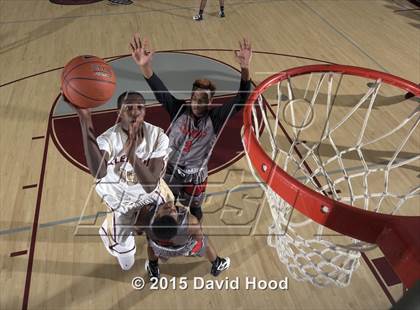 Thumbnail 2 in Jonesboro vs. Alemany (MaxPreps Holiday Classic) photogallery.