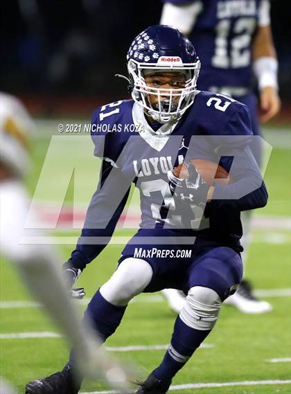 Thumbnail 2 in Crespi vs. Loyola photogallery.