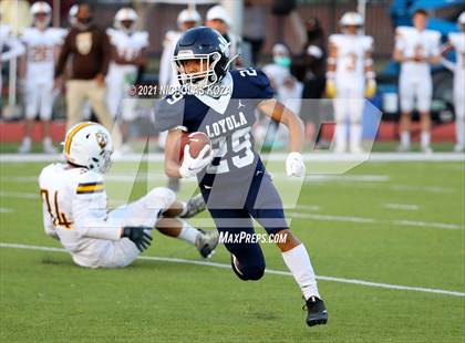 Thumbnail 3 in Crespi vs. Loyola photogallery.