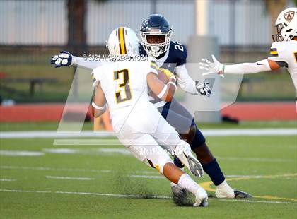 Thumbnail 1 in Crespi vs. Loyola photogallery.