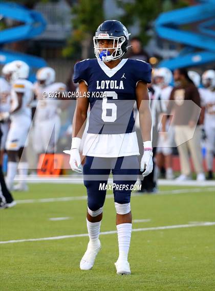 Thumbnail 2 in Crespi vs. Loyola photogallery.