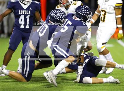Thumbnail 1 in Crespi vs. Loyola photogallery.