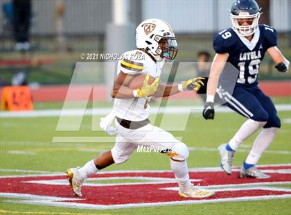 Thumbnail 2 in Crespi vs. Loyola photogallery.
