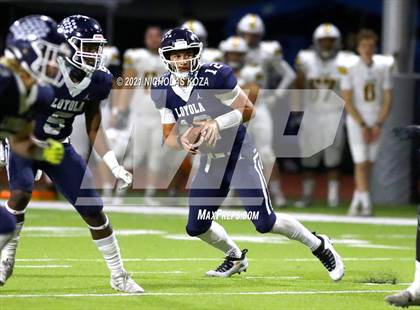 Thumbnail 3 in Crespi vs. Loyola photogallery.