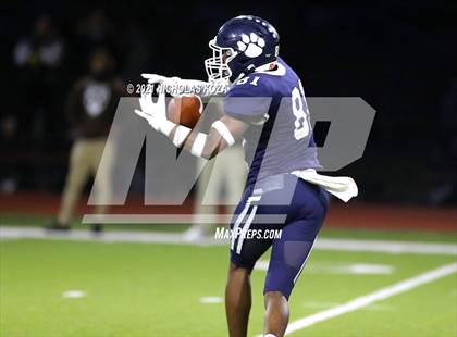 Thumbnail 2 in Crespi vs. Loyola photogallery.