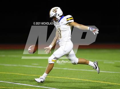 Thumbnail 2 in Crespi vs. Loyola photogallery.