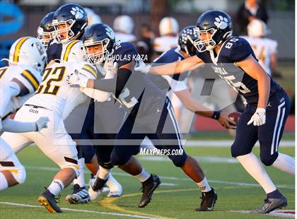 Thumbnail 1 in Crespi vs. Loyola photogallery.