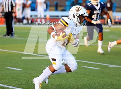 Thumbnail 2 in Crespi vs. Loyola photogallery.