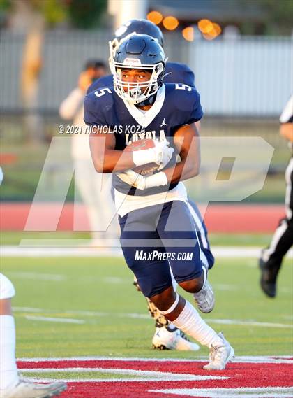 Thumbnail 3 in Crespi vs. Loyola photogallery.