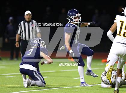 Thumbnail 2 in Crespi vs. Loyola photogallery.