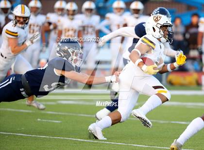 Thumbnail 2 in Crespi vs. Loyola photogallery.