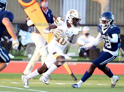 Thumbnail 3 in Crespi vs. Loyola photogallery.
