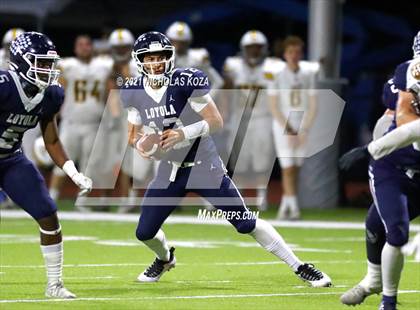 Thumbnail 2 in Crespi vs. Loyola photogallery.