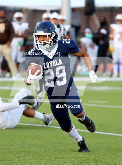 Thumbnail 2 in Crespi vs. Loyola photogallery.