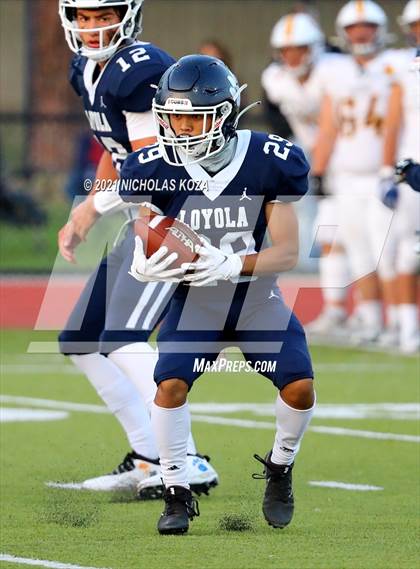 Thumbnail 3 in Crespi vs. Loyola photogallery.