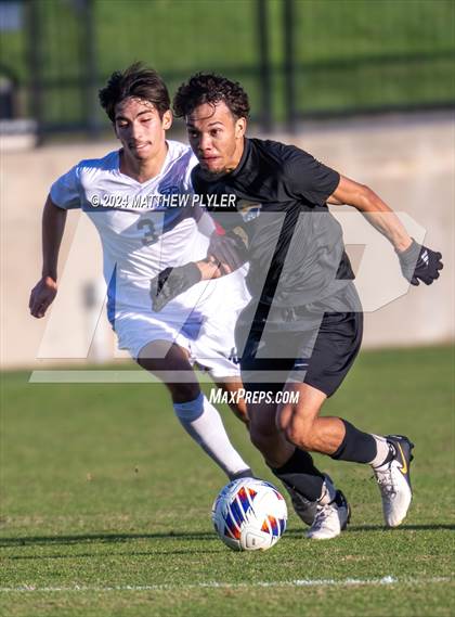 Thumbnail 3 in Mount Airy vs. Hobbton (NCHSAA 1A Final) photogallery.