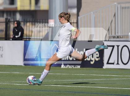 Thumbnail 2 in Bountiful vs. Skyline (UHSAA 5A Final) photogallery.