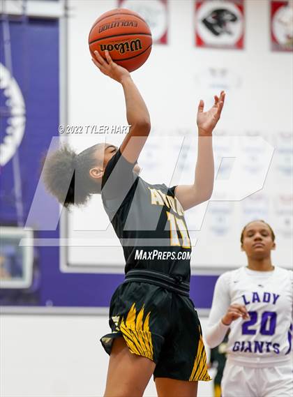 Thumbnail 2 in Avon vs. Ben Davis (Ben Davis Holiday Classic) photogallery.