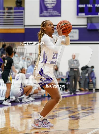Thumbnail 3 in Avon vs. Ben Davis (Ben Davis Holiday Classic) photogallery.