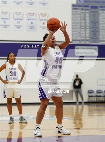 Thumbnail 1 in Avon vs. Ben Davis (Ben Davis Holiday Classic) photogallery.