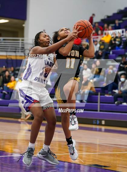 Thumbnail 2 in Avon vs. Ben Davis (Ben Davis Holiday Classic) photogallery.