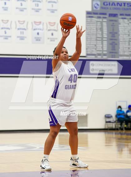 Thumbnail 1 in Avon vs. Ben Davis (Ben Davis Holiday Classic) photogallery.