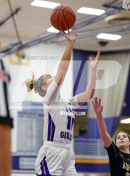 Thumbnail 3 in Avon vs. Ben Davis (Ben Davis Holiday Classic) photogallery.