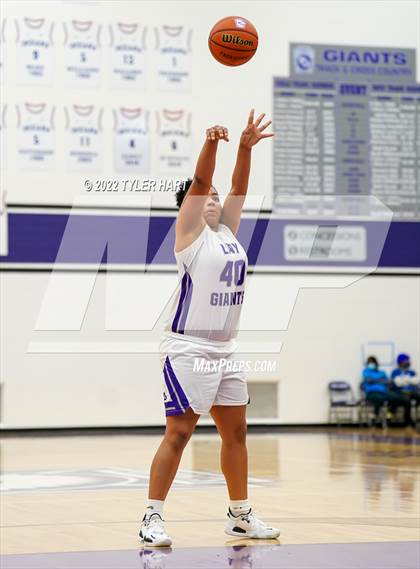 Thumbnail 2 in Avon vs. Ben Davis (Ben Davis Holiday Classic) photogallery.