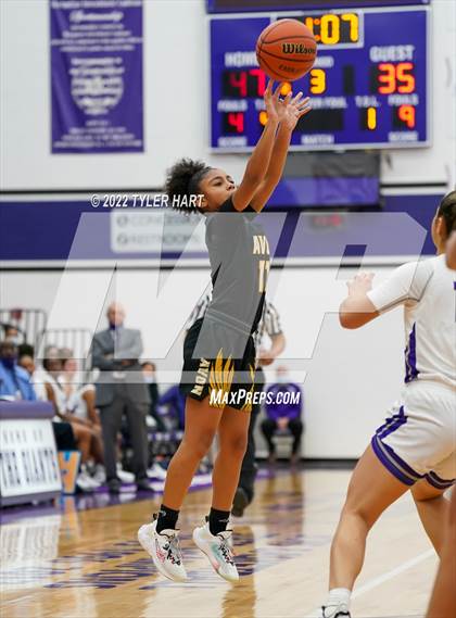 Thumbnail 1 in Avon vs. Ben Davis (Ben Davis Holiday Classic) photogallery.