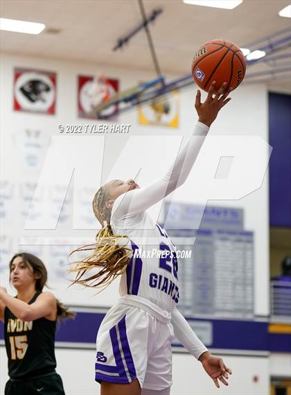 Thumbnail 2 in Avon vs. Ben Davis (Ben Davis Holiday Classic) photogallery.