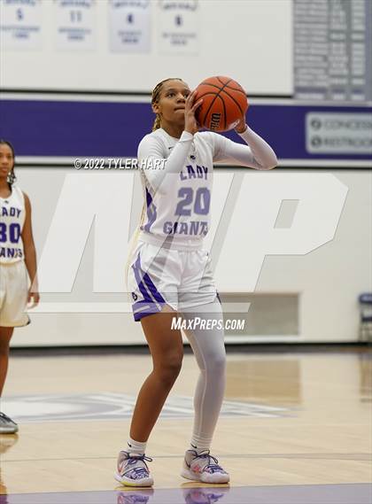 Thumbnail 1 in Avon vs. Ben Davis (Ben Davis Holiday Classic) photogallery.