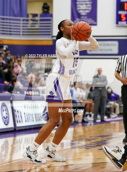 Thumbnail 1 in Avon vs. Ben Davis (Ben Davis Holiday Classic) photogallery.