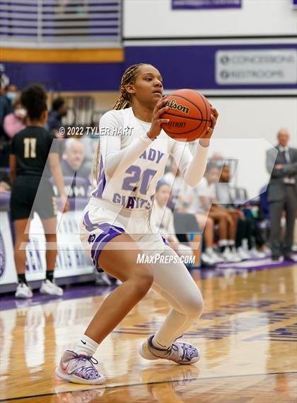 Thumbnail 2 in Avon vs. Ben Davis (Ben Davis Holiday Classic) photogallery.