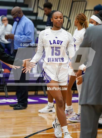 Thumbnail 3 in Avon vs. Ben Davis (Ben Davis Holiday Classic) photogallery.