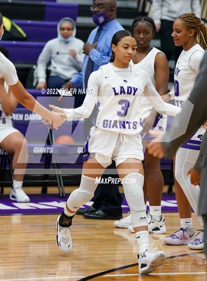 Thumbnail 2 in Avon vs. Ben Davis (Ben Davis Holiday Classic) photogallery.