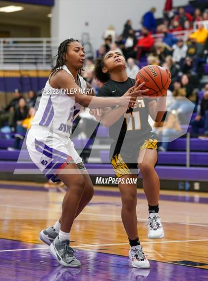 Thumbnail 3 in Avon vs. Ben Davis (Ben Davis Holiday Classic) photogallery.