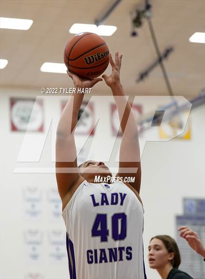 Thumbnail 1 in Avon vs. Ben Davis (Ben Davis Holiday Classic) photogallery.