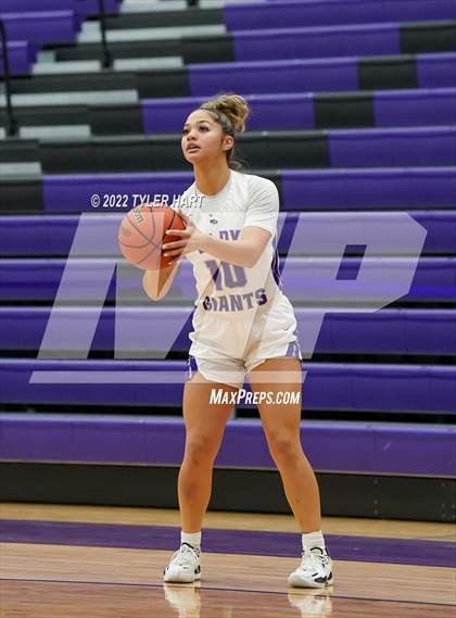 Thumbnail 1 in Avon vs. Ben Davis (Ben Davis Holiday Classic) photogallery.