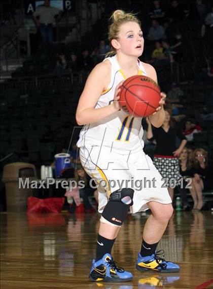 Thumbnail 2 in Simla vs. Pawnee (CHSAA 1A Final Four) photogallery.