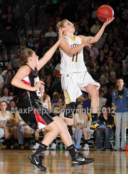 Thumbnail 2 in Simla vs. Pawnee (CHSAA 1A Final Four) photogallery.
