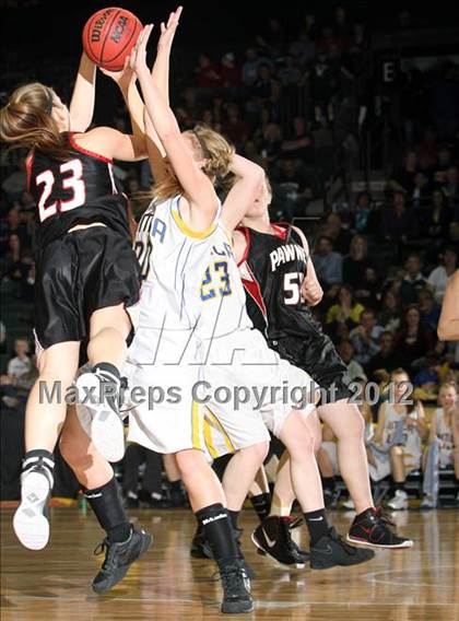 Thumbnail 2 in Simla vs. Pawnee (CHSAA 1A Final Four) photogallery.