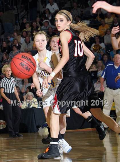 Thumbnail 1 in Simla vs. Pawnee (CHSAA 1A Final Four) photogallery.