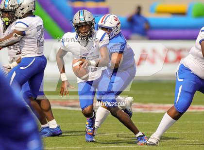 Thumbnail 1 in Westlake vs. John Curtis Christian (Battle on the Border) photogallery.