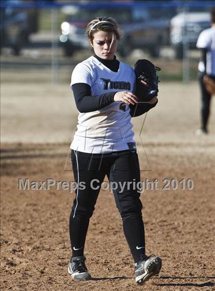 Thumbnail 3 in Irving vs Cleburne (Brewer Tournament) photogallery.