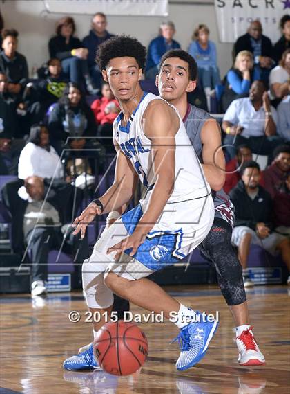 Thumbnail 3 in Weston Ranch vs. Capital Christian (St. Hope Elite Classic) photogallery.