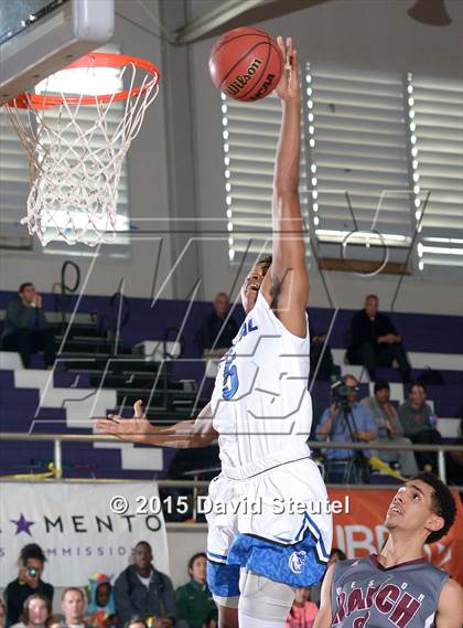Thumbnail 2 in Weston Ranch vs. Capital Christian (St. Hope Elite Classic) photogallery.
