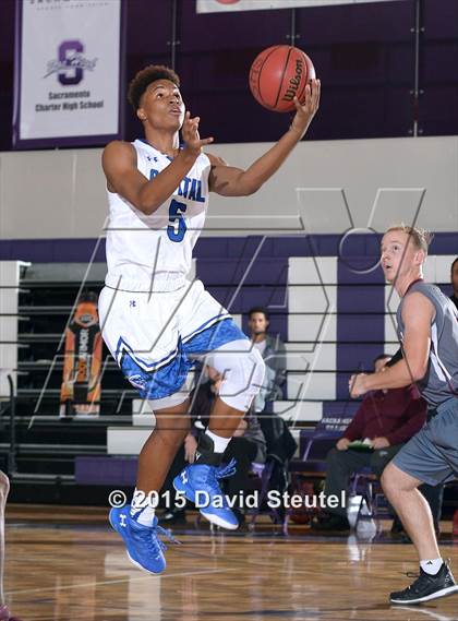 Thumbnail 1 in Weston Ranch vs. Capital Christian (St. Hope Elite Classic) photogallery.