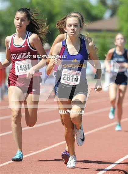 Thumbnail 2 in AIA Track & Field Championships (Girls 4x800 Relay) photogallery.