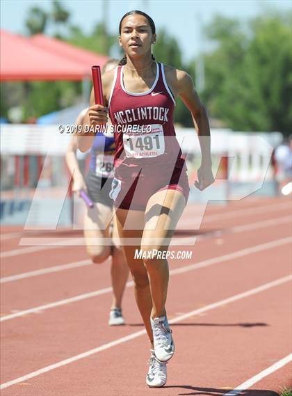 Thumbnail 2 in AIA Track & Field Championships (Girls 4x800 Relay) photogallery.