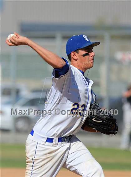 Thumbnail 3 in Point Loma vs Grossmont (CIF SDS D2 Playoffs) photogallery.